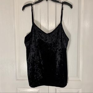 EUC 🖤 Rune black velvet camisole (xxl)